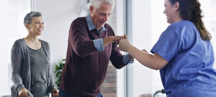 Assistência domiciliar: entenda quais são as características desses serviços
